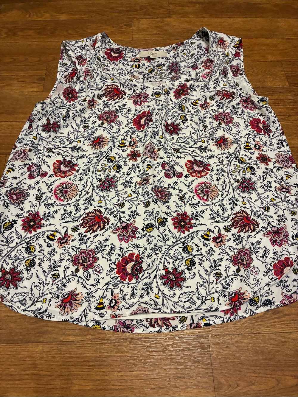 LOFT Women’s White Tank Top with Red, Pink & Yellow Floral Print Size Medium